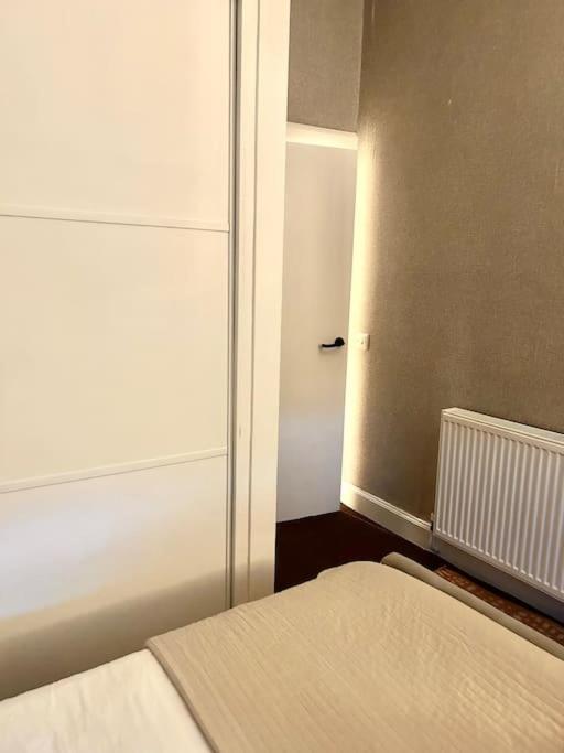 Appartement Large 2 Bedroom, Ground Floor Flat, Close To *