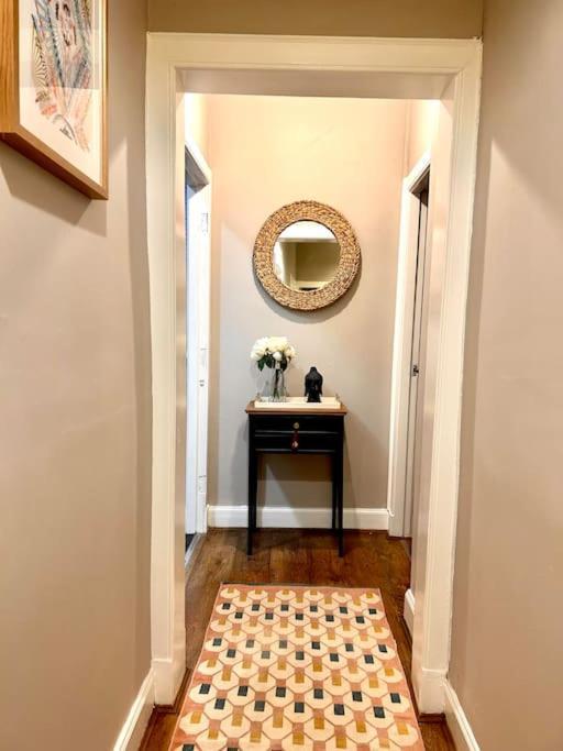 Large 2 Bedroom, Ground Floor Flat, Close To Appartement *