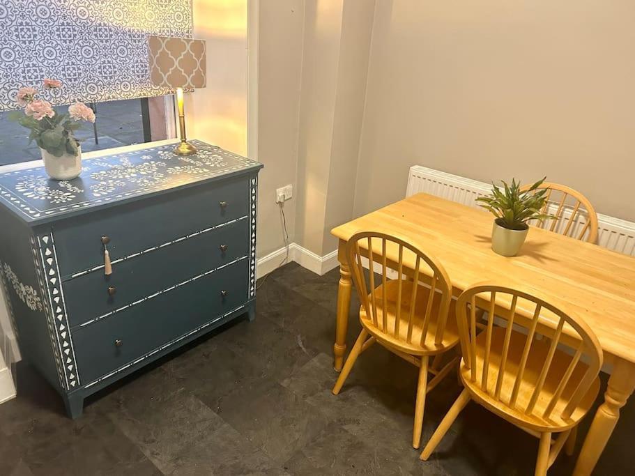 Large 2 Bedroom, Ground Floor Flat, Close To EDI