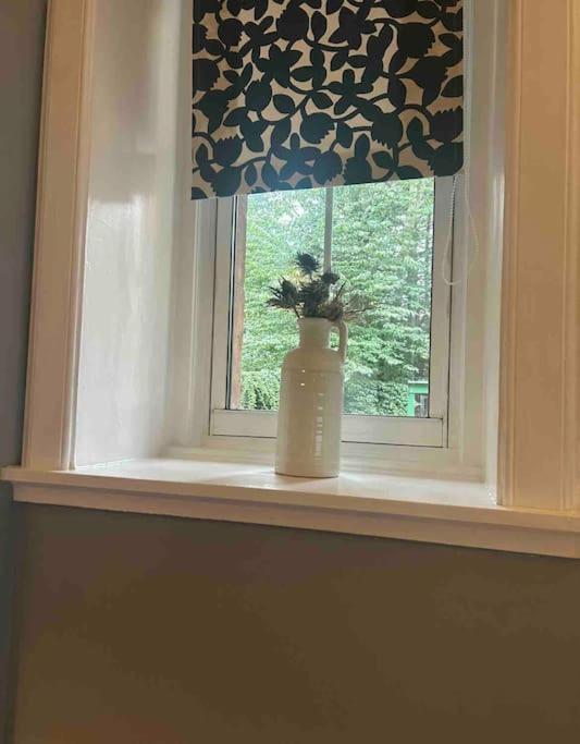 Appartement Large 2 Bedroom, Ground Floor Flat, Close To *